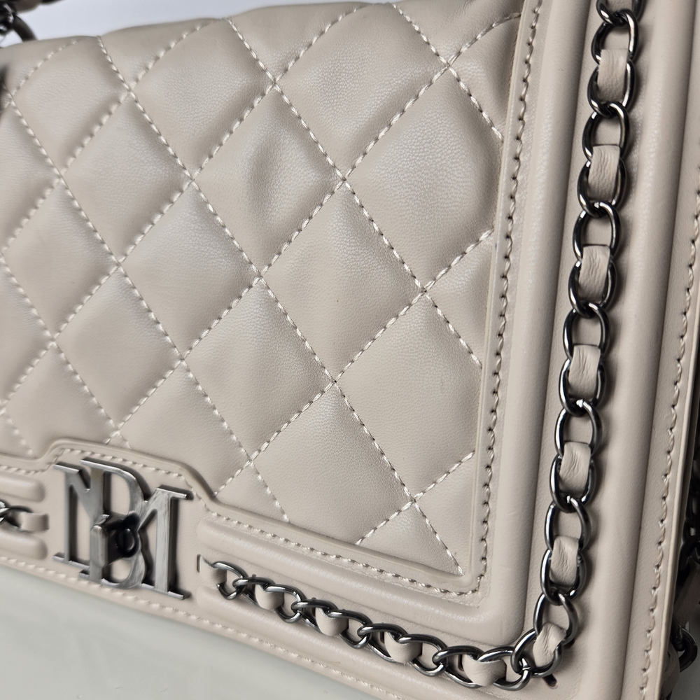 NWT Badgley Mischka Taupe Quilted Vegan Leather Crossbody Bag Gunmetal Chain BM - Picture 6 of 10